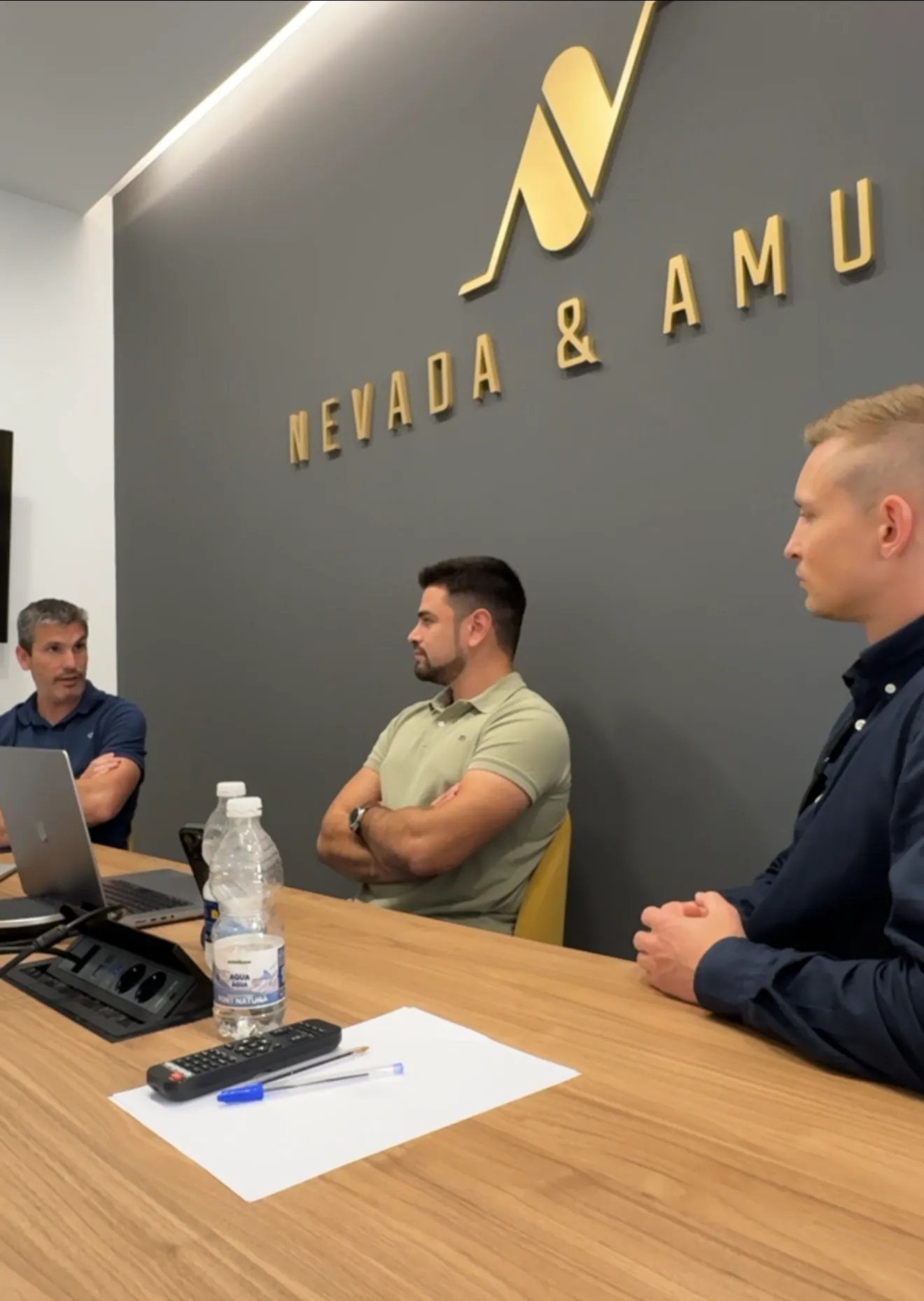 Sesión de trabajo con el equipo de Nevada & Amurai Consultores y Abogados en su oficina de Granada